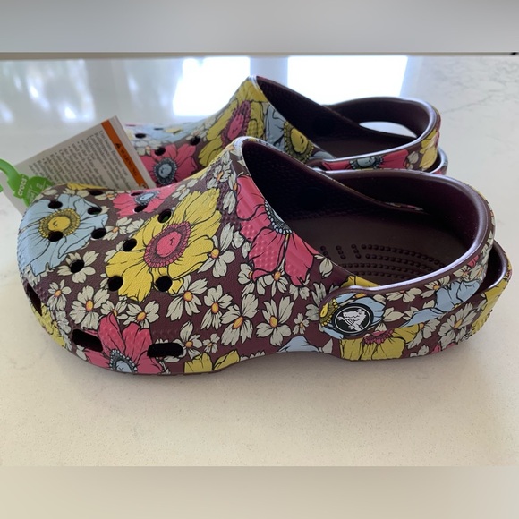 Classic Retro Floral Crocs / Size 6 - Picture 4 of 6